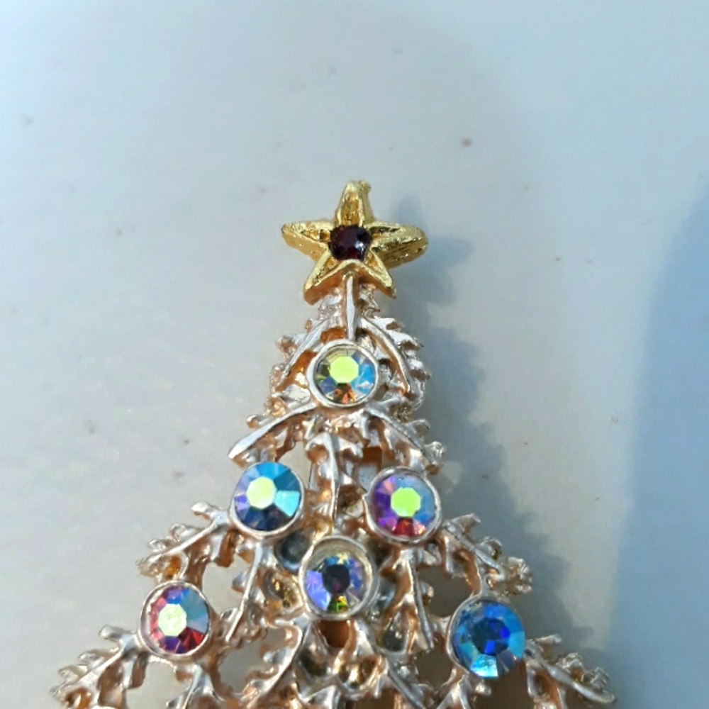Vintage Christmas Tree Brooch - Picture 3 of 7
